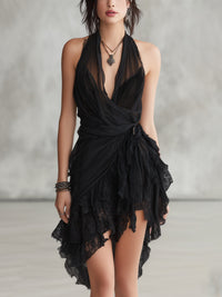 Vestido Mini Negro con Escote Halter de Encaje y Volantes