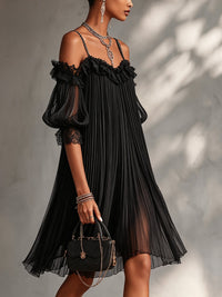 Vestido Mini Negro de Hombros Descubiertos con Borde de Encaje