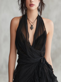 Vestido Mini Negro con Escote Halter de Encaje y Volantes