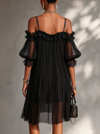 Vestido Mini Negro de Hombros Descubiertos con Borde de Encaje