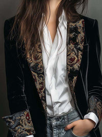 Blazer de Mujer Slim Fit Negro con Solapas y Estampado Barroco