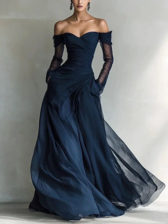 Eleonora | Vestido largo con hombros descubiertos e inserciones de malla