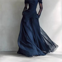 Eleonora | Vestido largo con hombros descubiertos e inserciones de malla