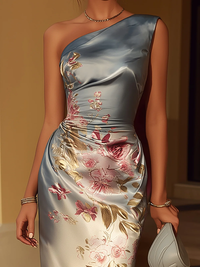 Vestido midi de satén con estampado floral y hombro descubierto