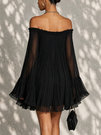 Vestido Mini Negro con Mangas Acampanadas y Volantes