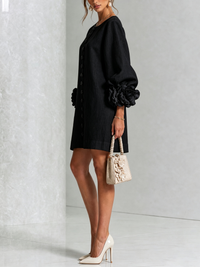 Cecilia | Minivestido de Mezcla de Lino con Puños de Rosa, Negro