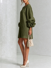 Gaia | Minivestido de Mezcla de Lino con Puños de Rosa, Verde Oliva