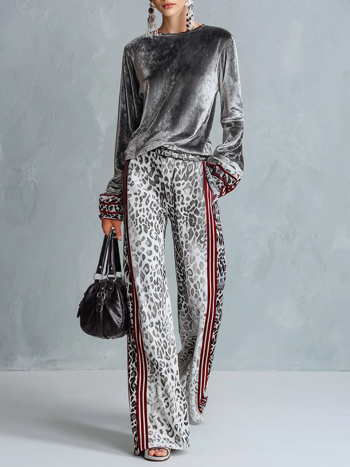 Argenta | Conjunto con Top de Terciopelo Plateado y Pantalón Ancho de Leopardo