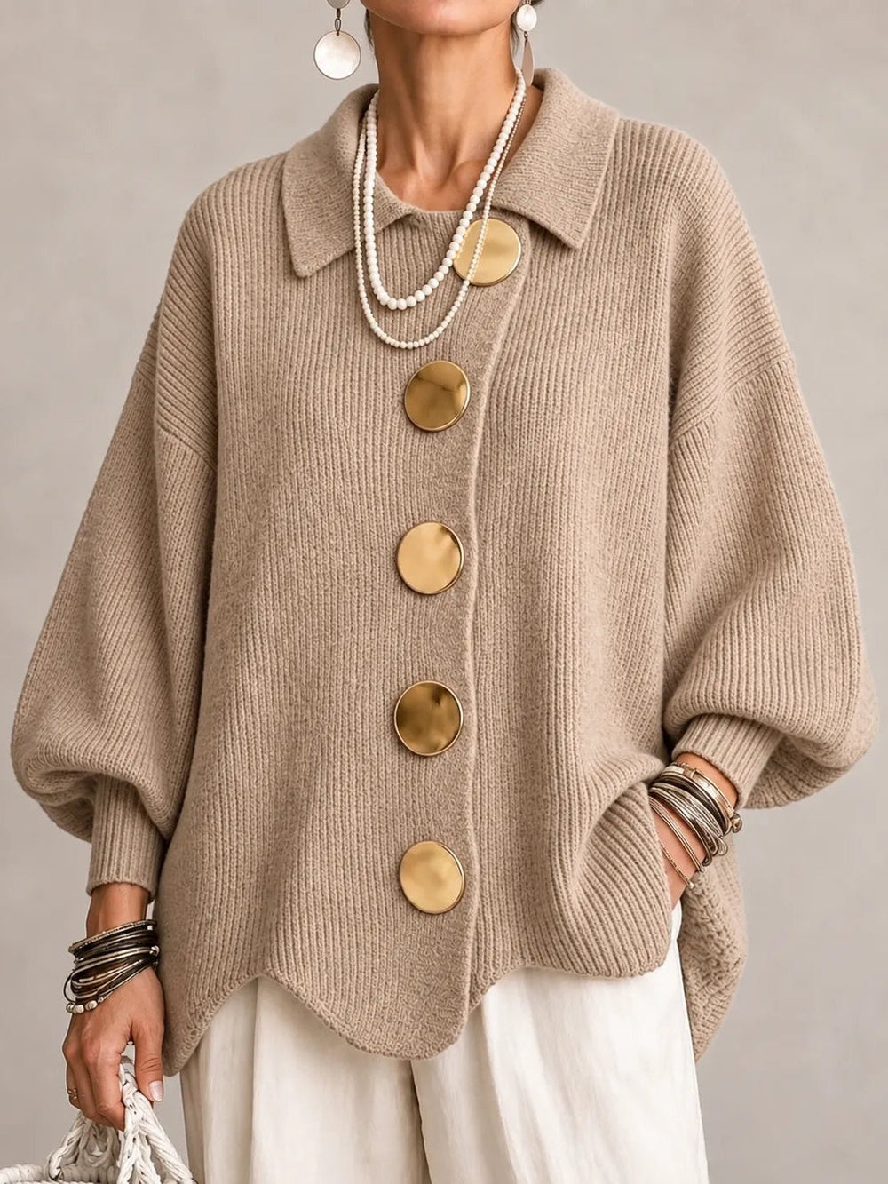 Iolanda | Cárdigan Oversize Canalé con Bajo Festoneado, Beige Arena