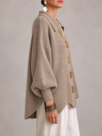 Iolanda | Cárdigan Oversize Canalé con Bajo Festoneado, Beige Arena