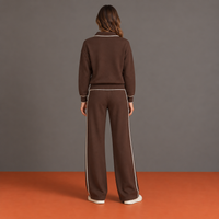 Bianca | Conjunto Amplio con Cuello Polo y Ribetes Finos