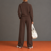 Evelina | Conjunto con Media Cremallera y Detalles Verticales Acanalados