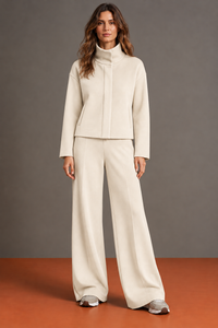 Lavinia | Conjunto con Chaqueta de Cuello Alto y Pantalones Palazzo