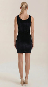 Vestido Corto de Terciopelo Rachelle con Escote Cuadrado