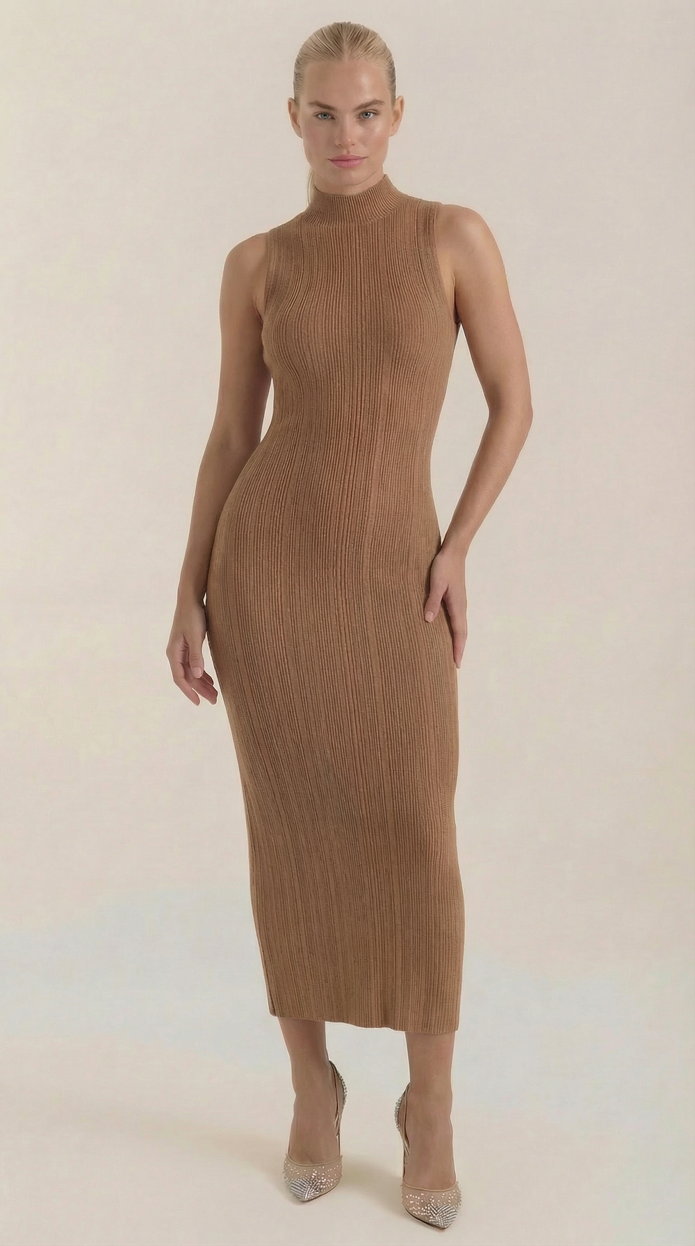 Vestido Sonia midi ajustado de cuello alto